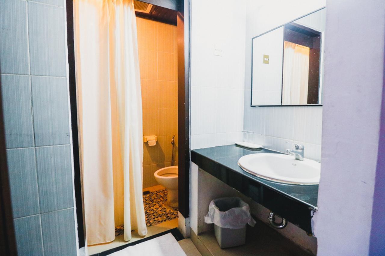 Reddoorz Plus Near Mall Ratu Indah 2 Макасар Екстер'єр фото
